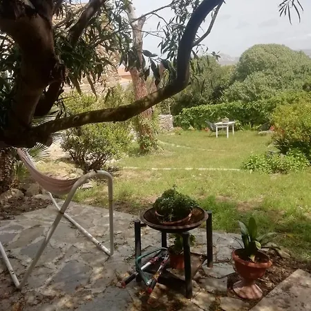 Sa Domo De Afra Bed and Breakfast *
